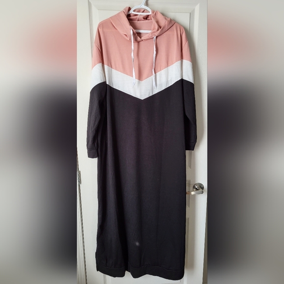 New without tags, hooded dress 3xl - Picture 1 of 4
